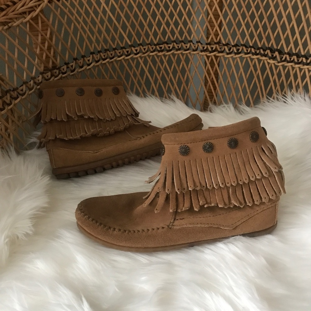 Minnetonka short brown double fringe booties - Picture 2 of 6